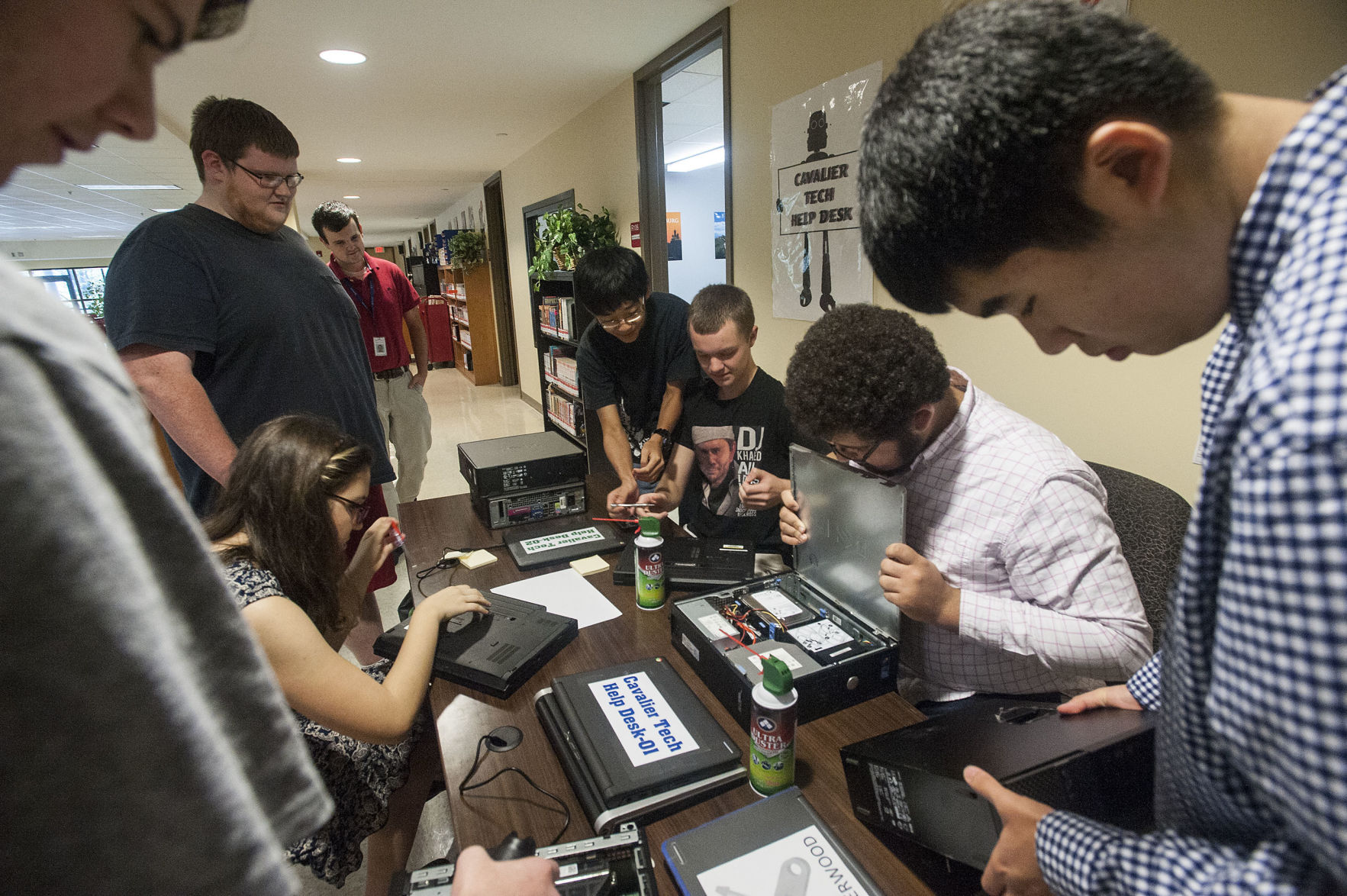 2016-09-24 JF Tech Desk 02